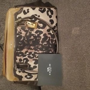 BEAUTIFUL Coach Bag in Cheetah and Leather 12Hx8.5Lx4W